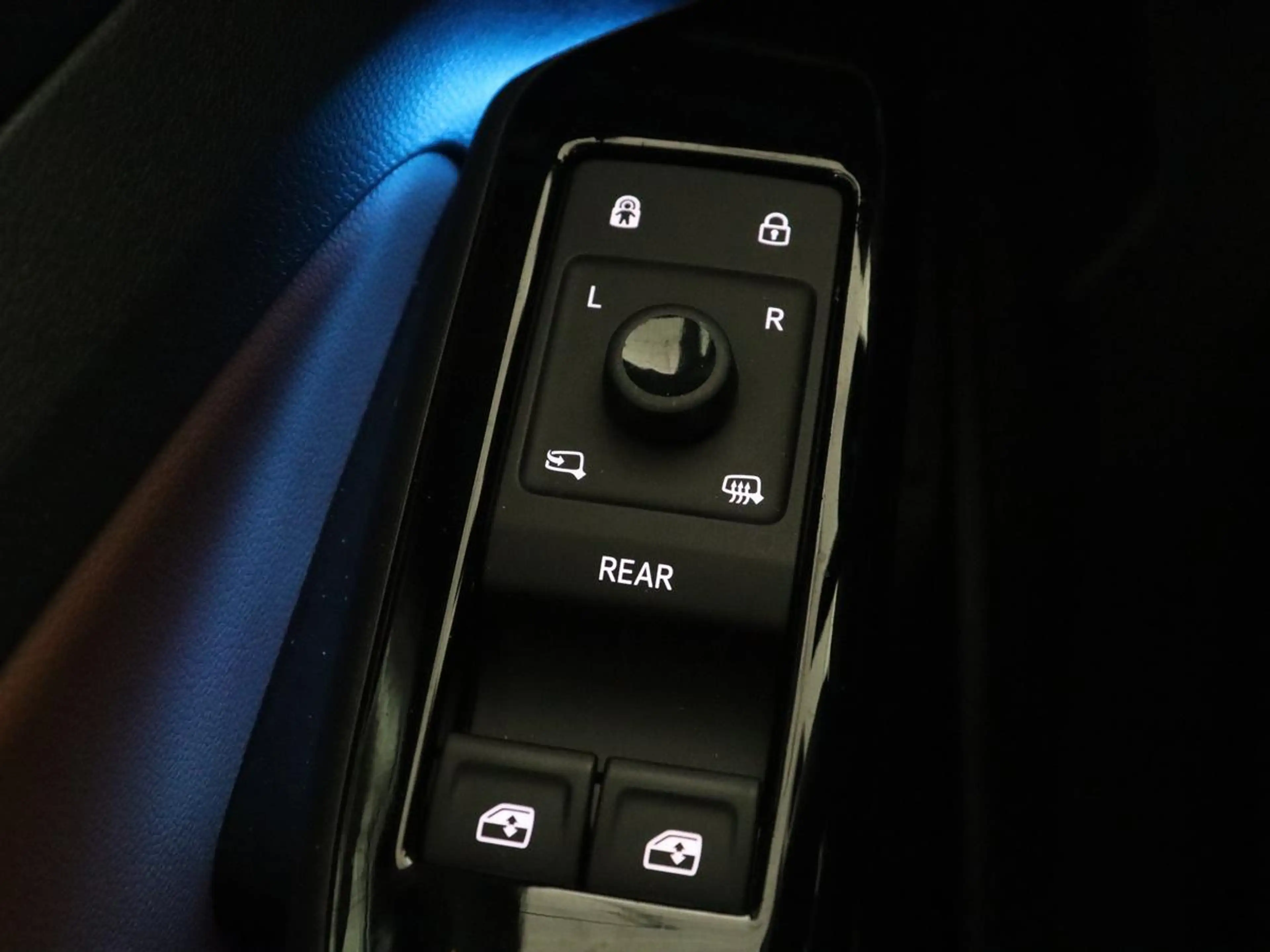 Volkswagen ID.4 First 77 kWh SOH 89,3% | Trekhaak | Camera | LED | — photo 38