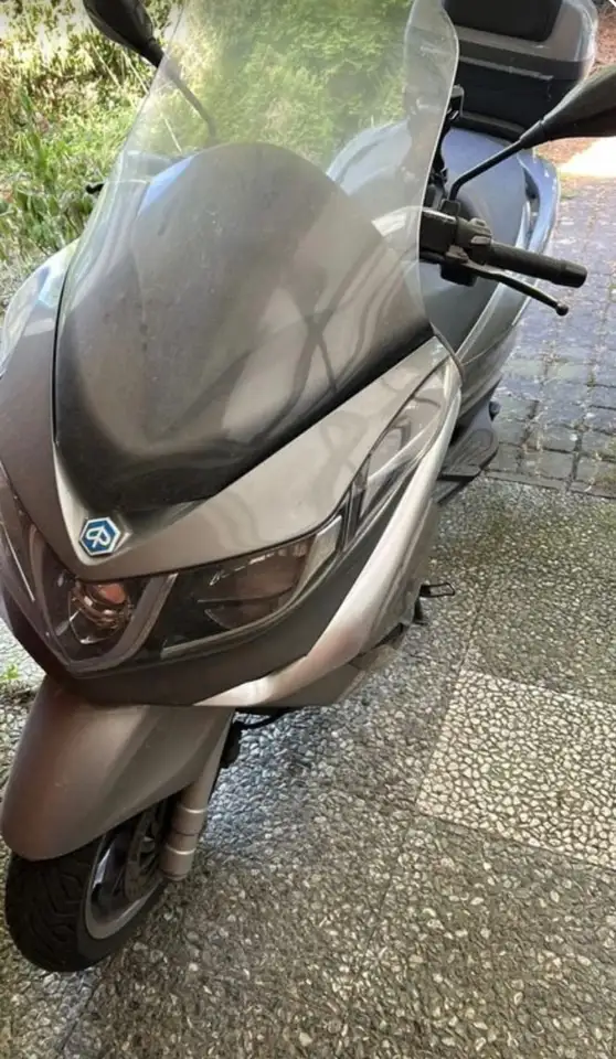 Piaggio X 10
