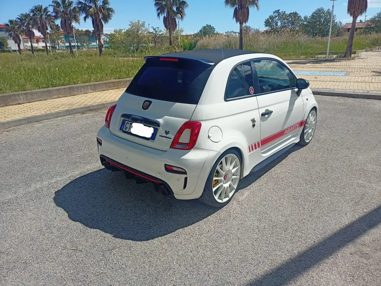 Abarth 695C 2024
