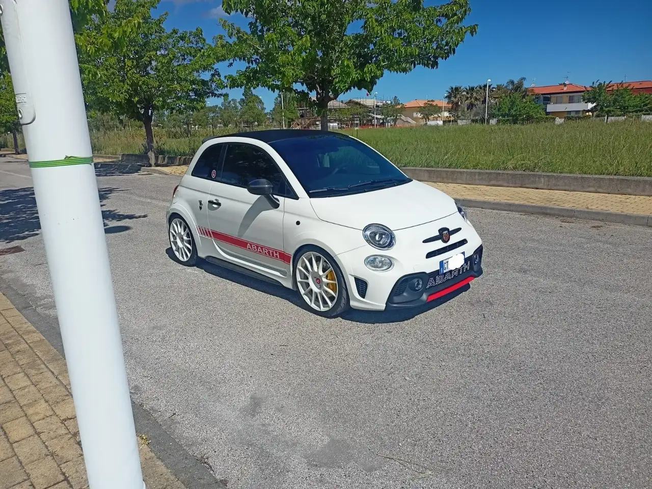 Abarth 695C 2024