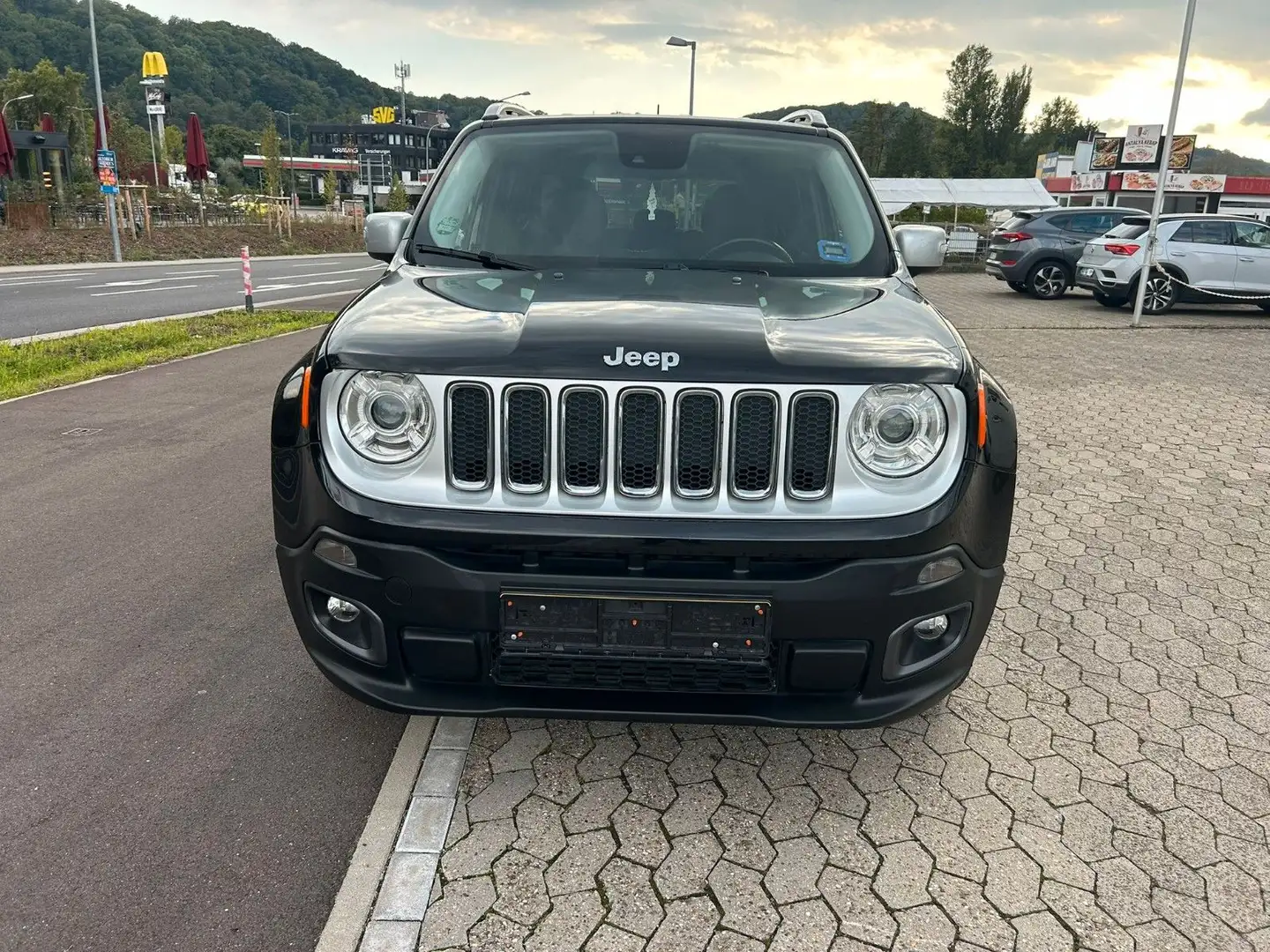 Jeep Renegade 4WD AUT+NAVI+PDC+TEMP+8xREIFEN Schwarz - 2