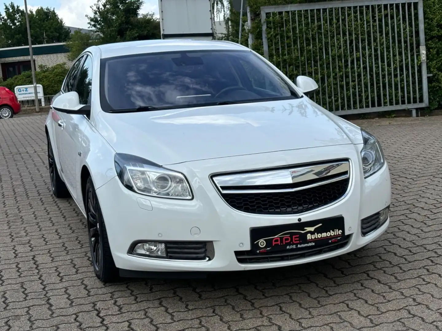 Opel Insignia A Lim. Innovation 4x4 2.8 V6 Weiß - 1
