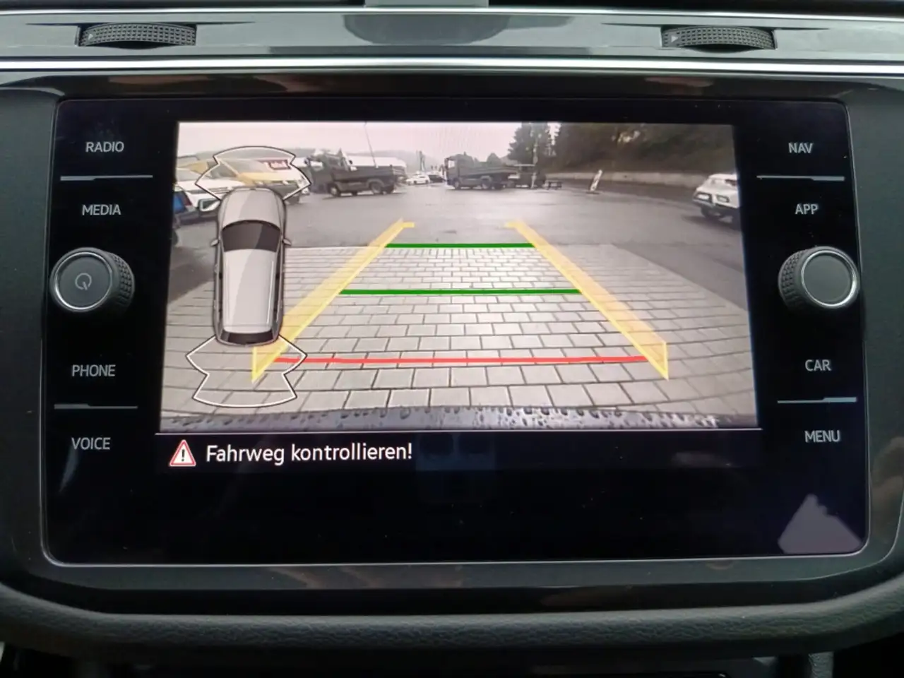 Volkswagen Tiguan Active 2.0 TDI BMT LED, Anhängerkupplung 11