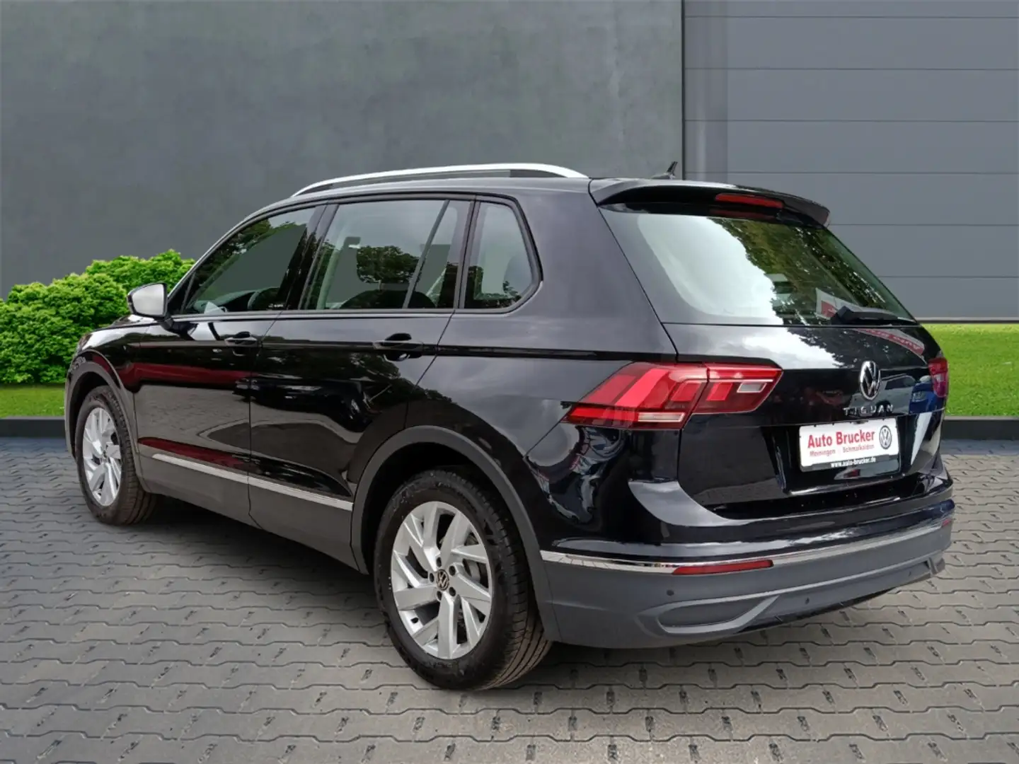 Volkswagen Tiguan Active 2.0 TDI BMT LED, Anhängerkupplung Negro - 2