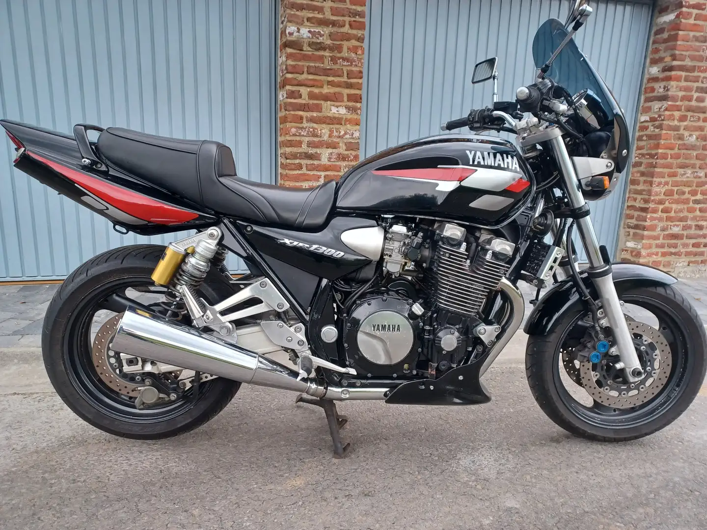 Yamaha XJR 1300 Noir - 1