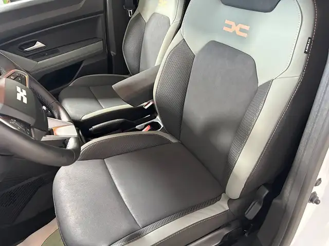Dacia Duster view 9