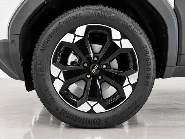 Dacia Duster view 6
