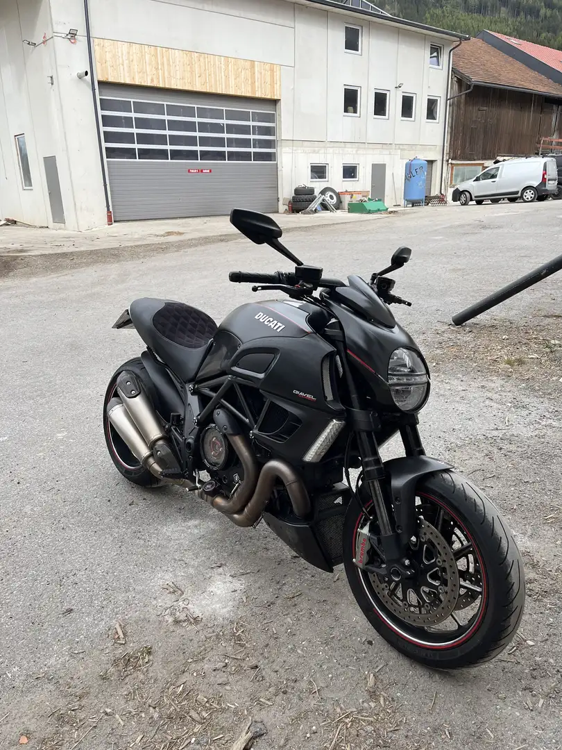 Ducati Diavel Carbon Schwarz - 2