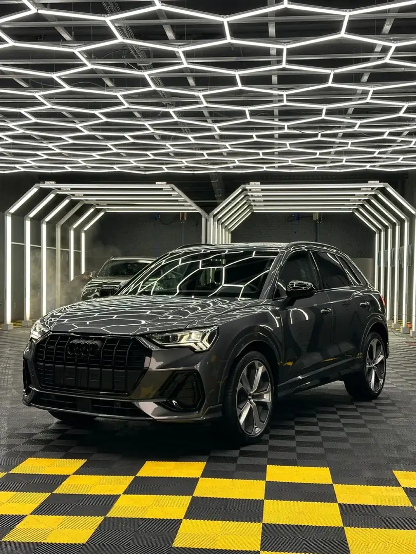 Audi Q3 40 TFSI Quattro Advanced S tronic Grijs - 1