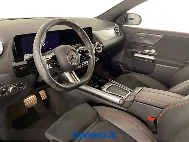 Mercedes-Benz Gla view 10