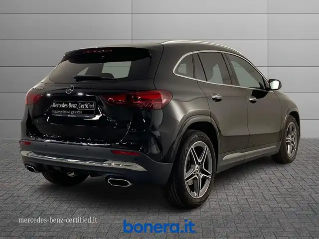 Mercedes-Benz Gla view 3