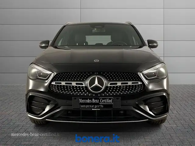 Mercedes-Benz Gla view 4