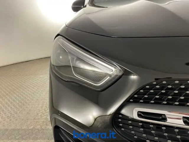 Mercedes-Benz Gla view 8