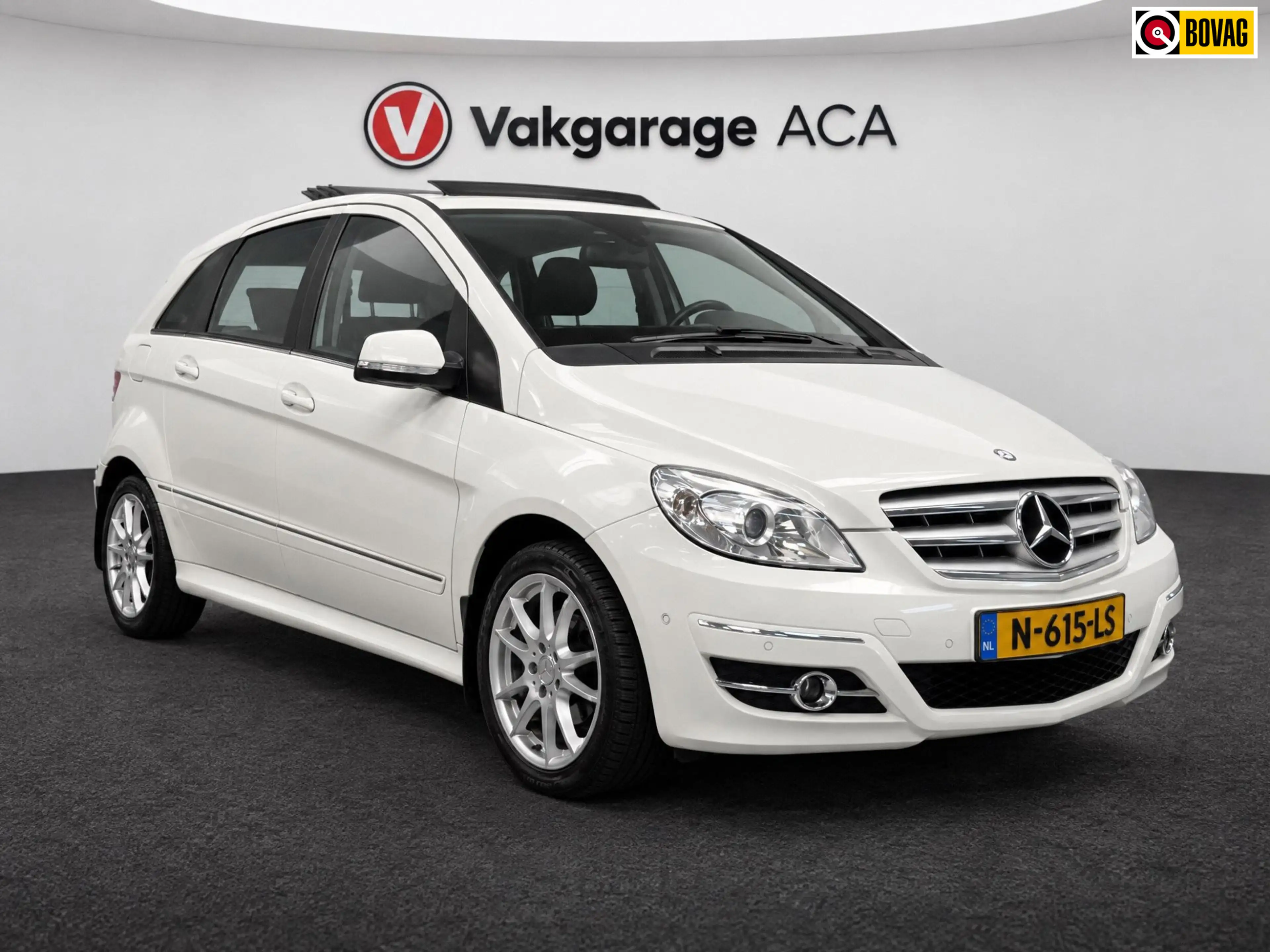 Mercedes-Benz B 200 // PANORAMADAK // PDC VOOR&ACHTER // AIRCO // TREK