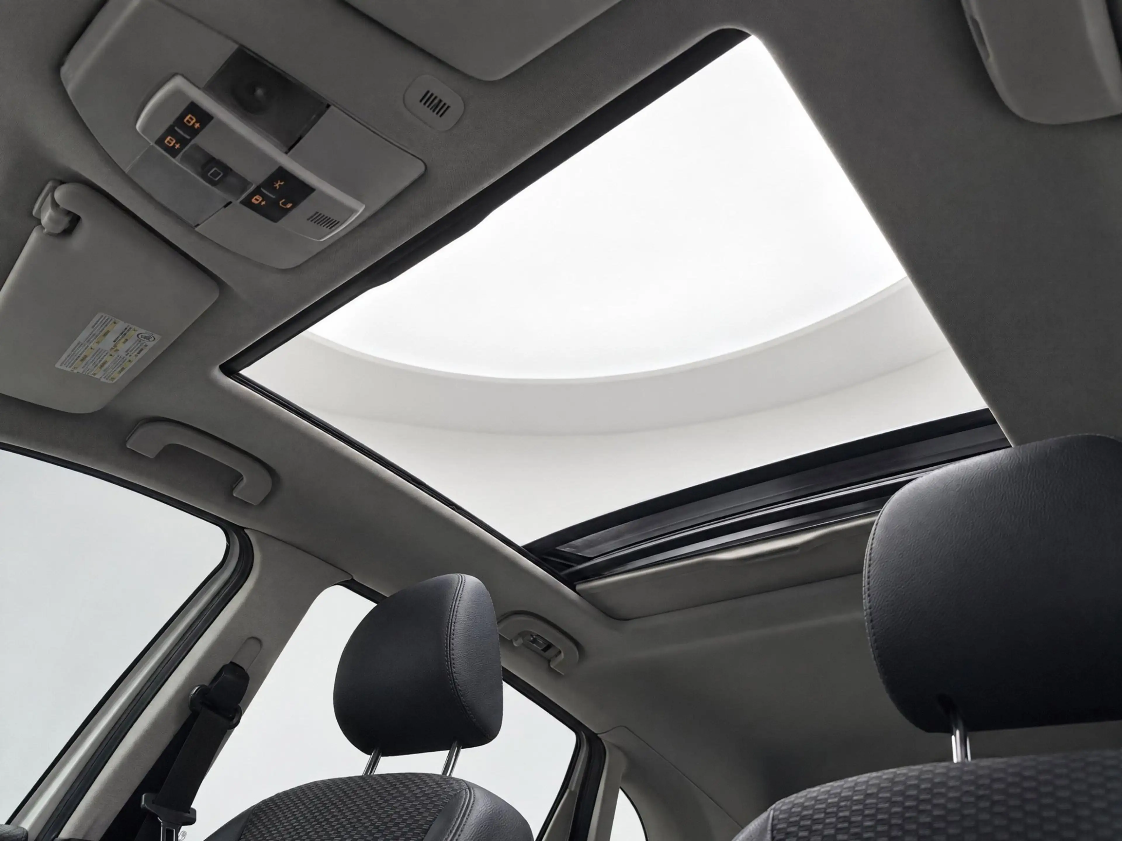 Mercedes-Benz B 200 // PANORAMADAK // PDC VOOR&ACHTER // AIRCO // TREK — photo 27