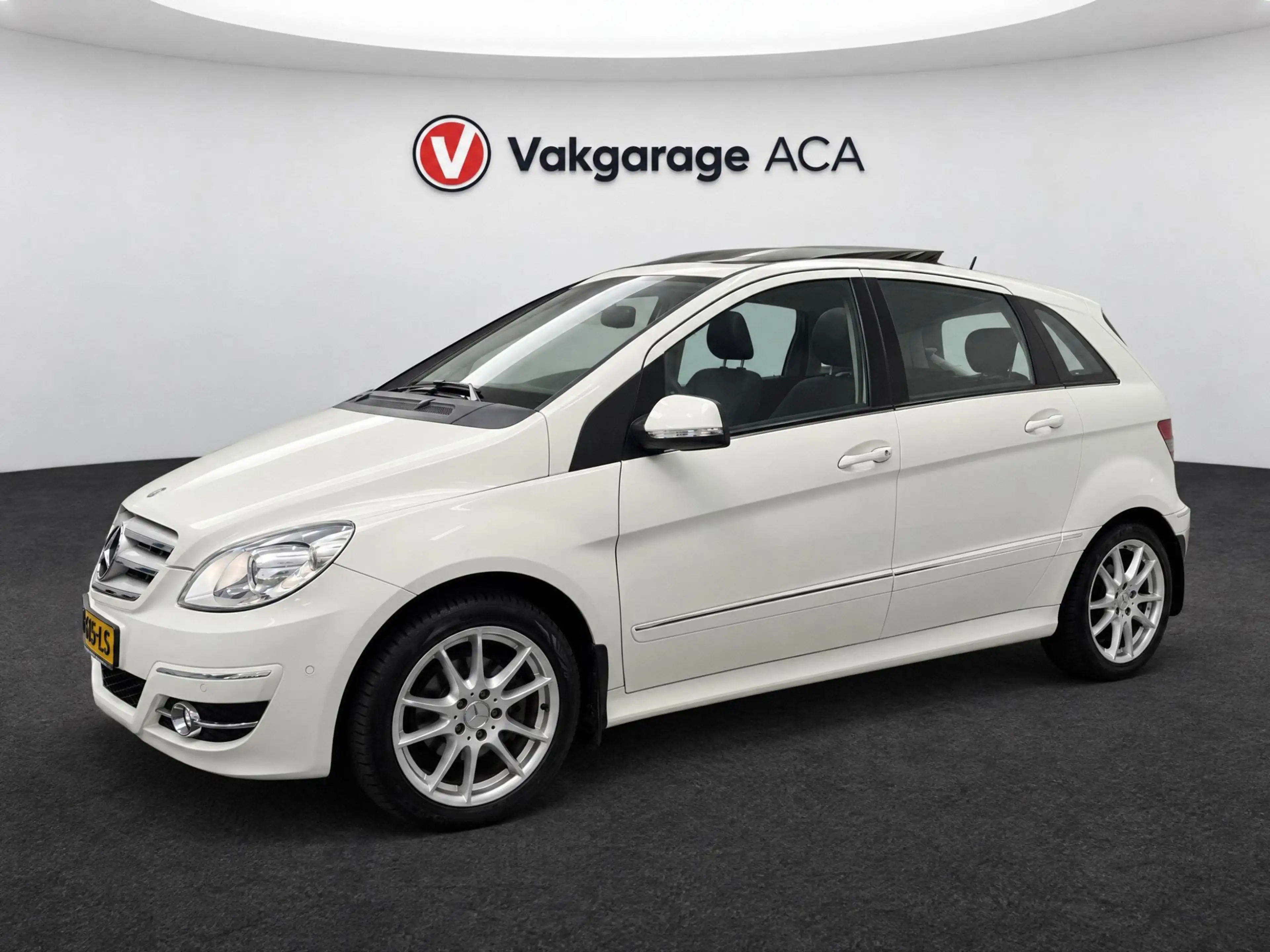Mercedes-Benz B 200 // PANORAMADAK // PDC VOOR&ACHTER // AIRCO // TREK — photo 3