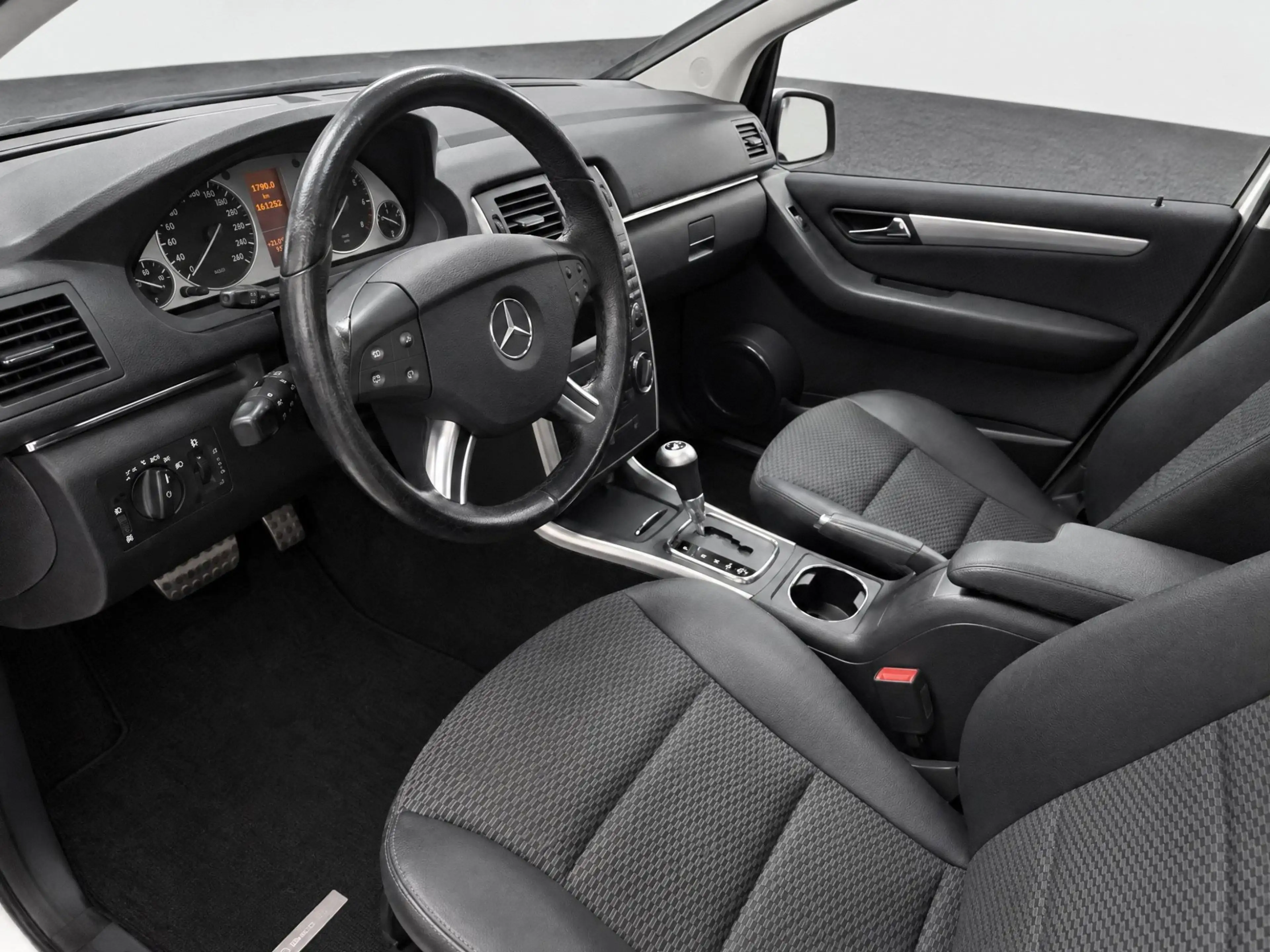 Mercedes-Benz B 200 // PANORAMADAK // PDC VOOR&ACHTER // AIRCO // TREK — photo 7