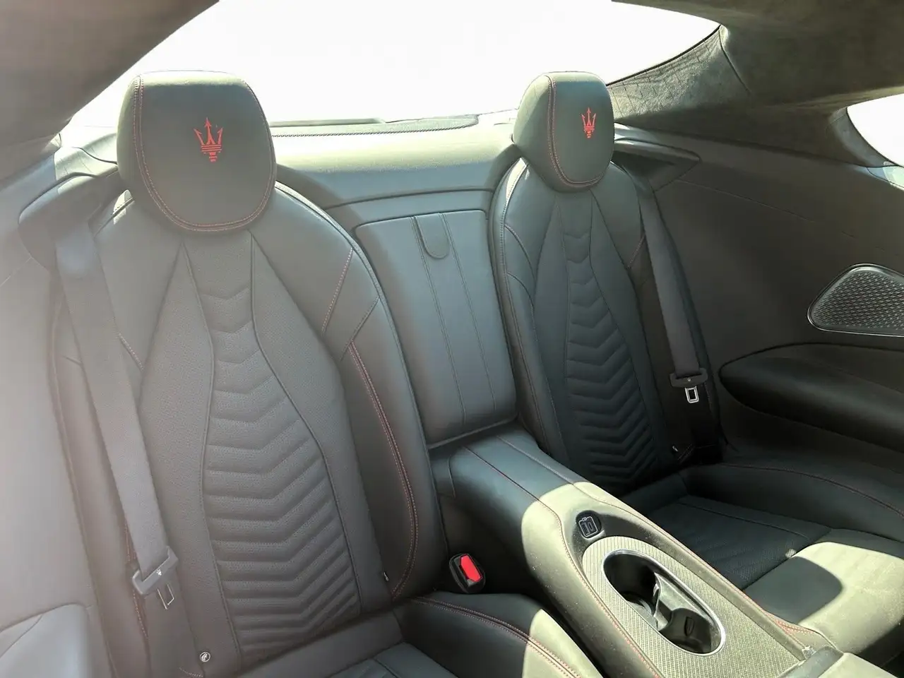 Maserati GranTurismo 2023 — фото 8