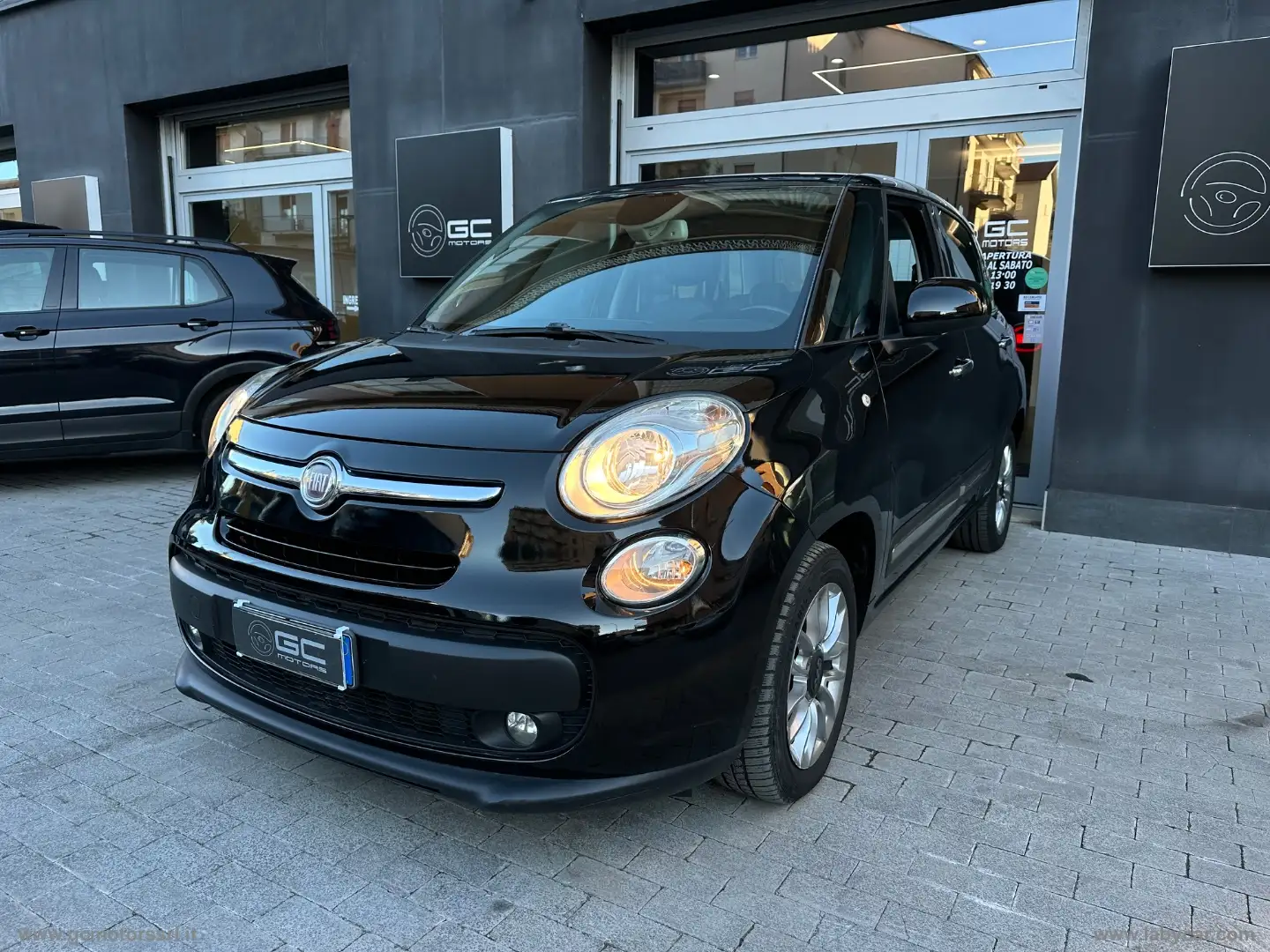 Fiat 500L 1.6 MJT 105 CV Lounge Schwarz - 1