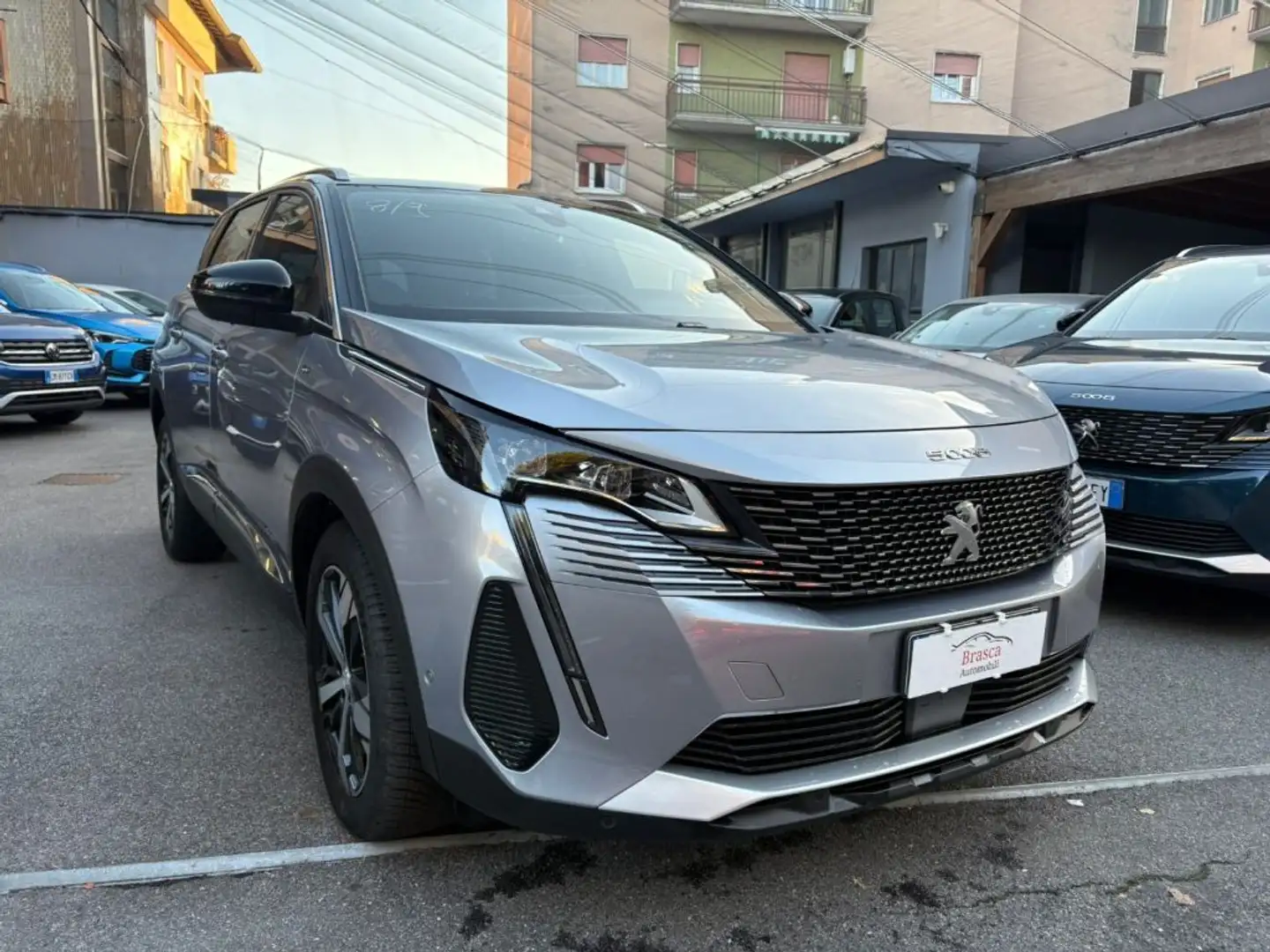 Peugeot 5008 Hybrid 136 e-DCS6 GT Gris - 1
