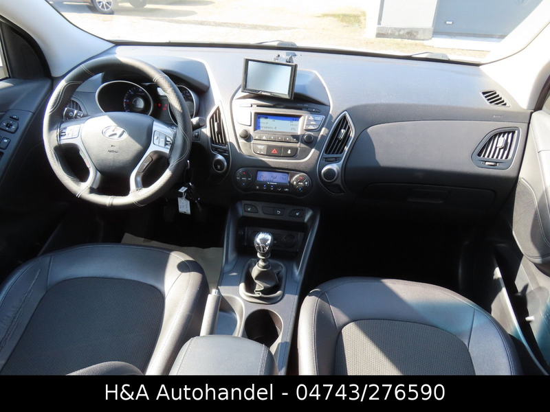 Hyundai iX35 FIFA World Cup Edition 2WD — photo 15