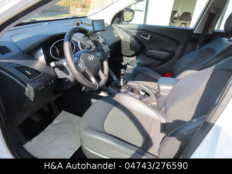 Hyundai iX35 FIFA World Cup Edition 2WD — photo 12