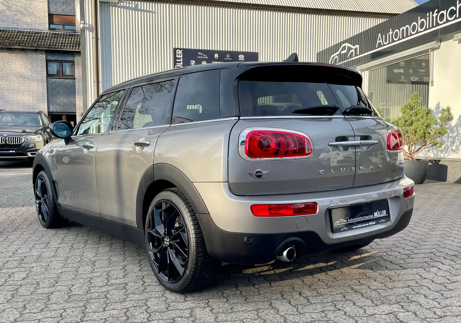 MINI Cooper Clubman Clubman"SPORTPAKET"+18"Alu+NAVI+Keyless Go+LED+QC Grau - 2