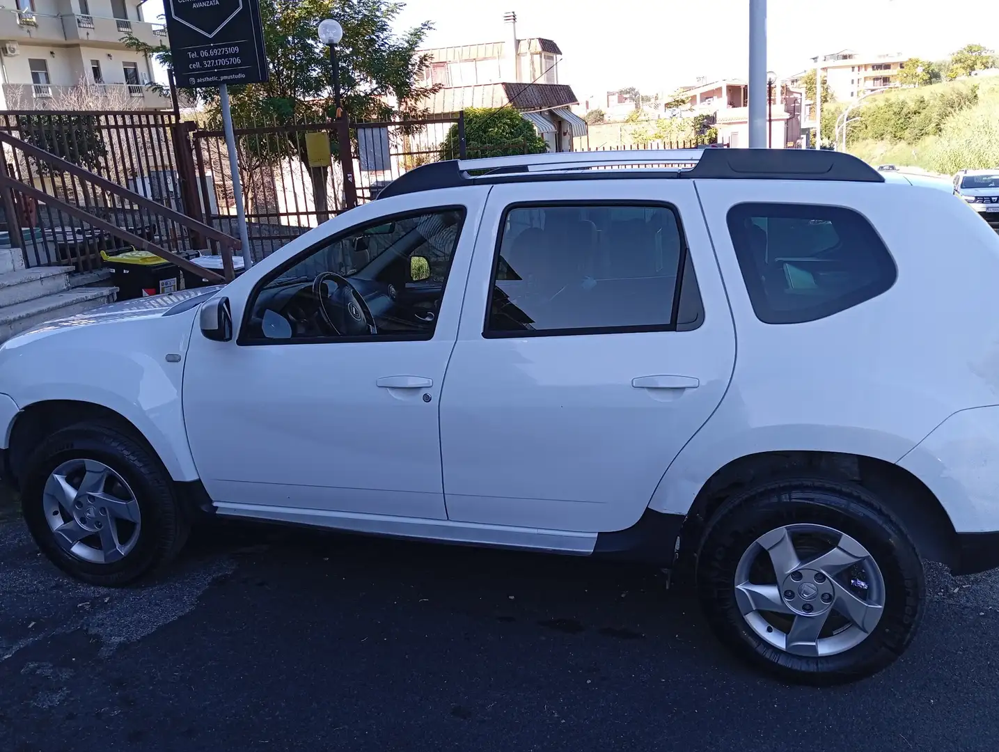 Dacia Duster 1.5 dci Laureate 2x4 110cv - 2
