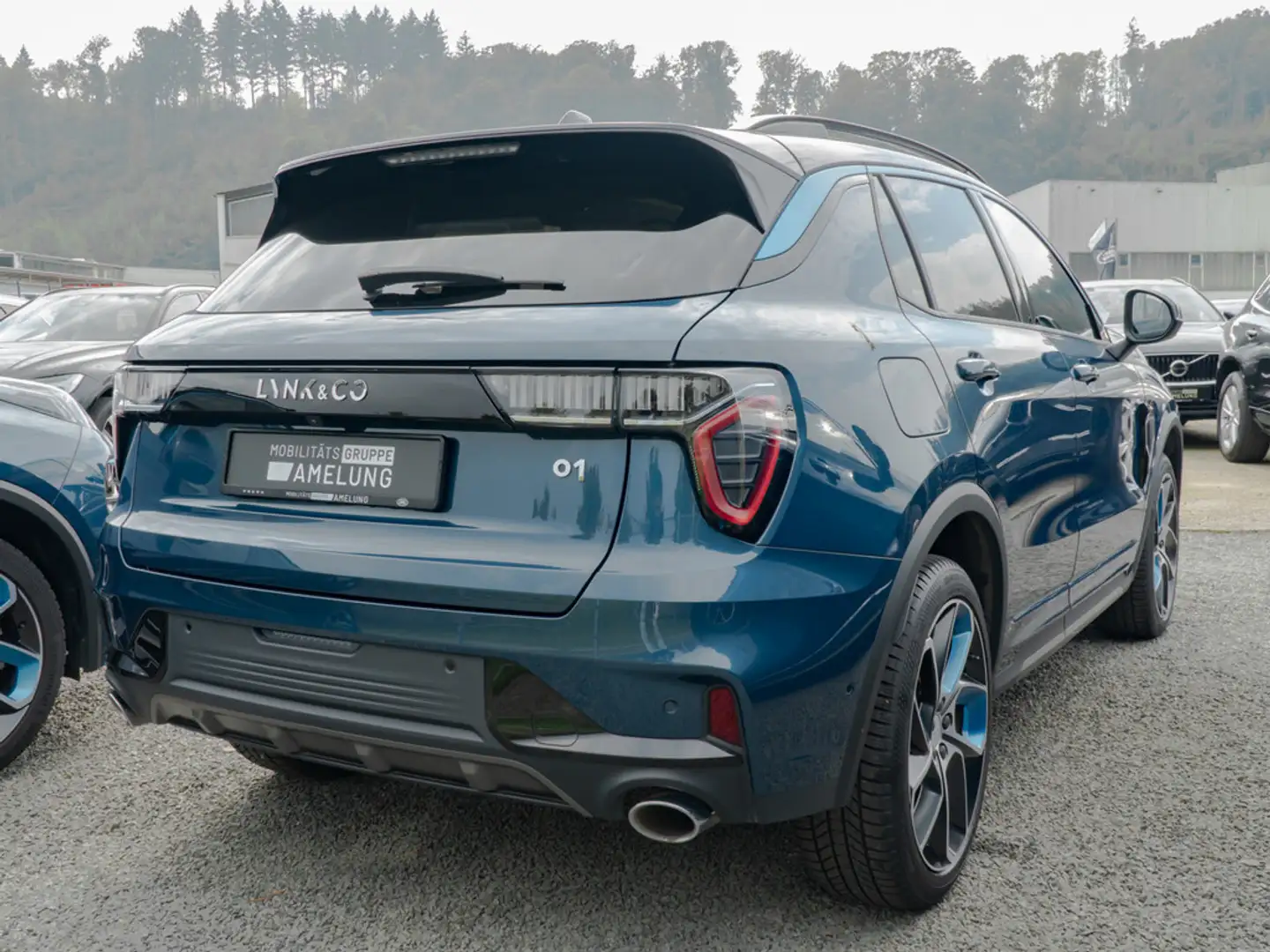 Lynk & Co 01 PHEV SHZ NAVI MEMORY KEYLESS ACC LED PANO Blauw - 2