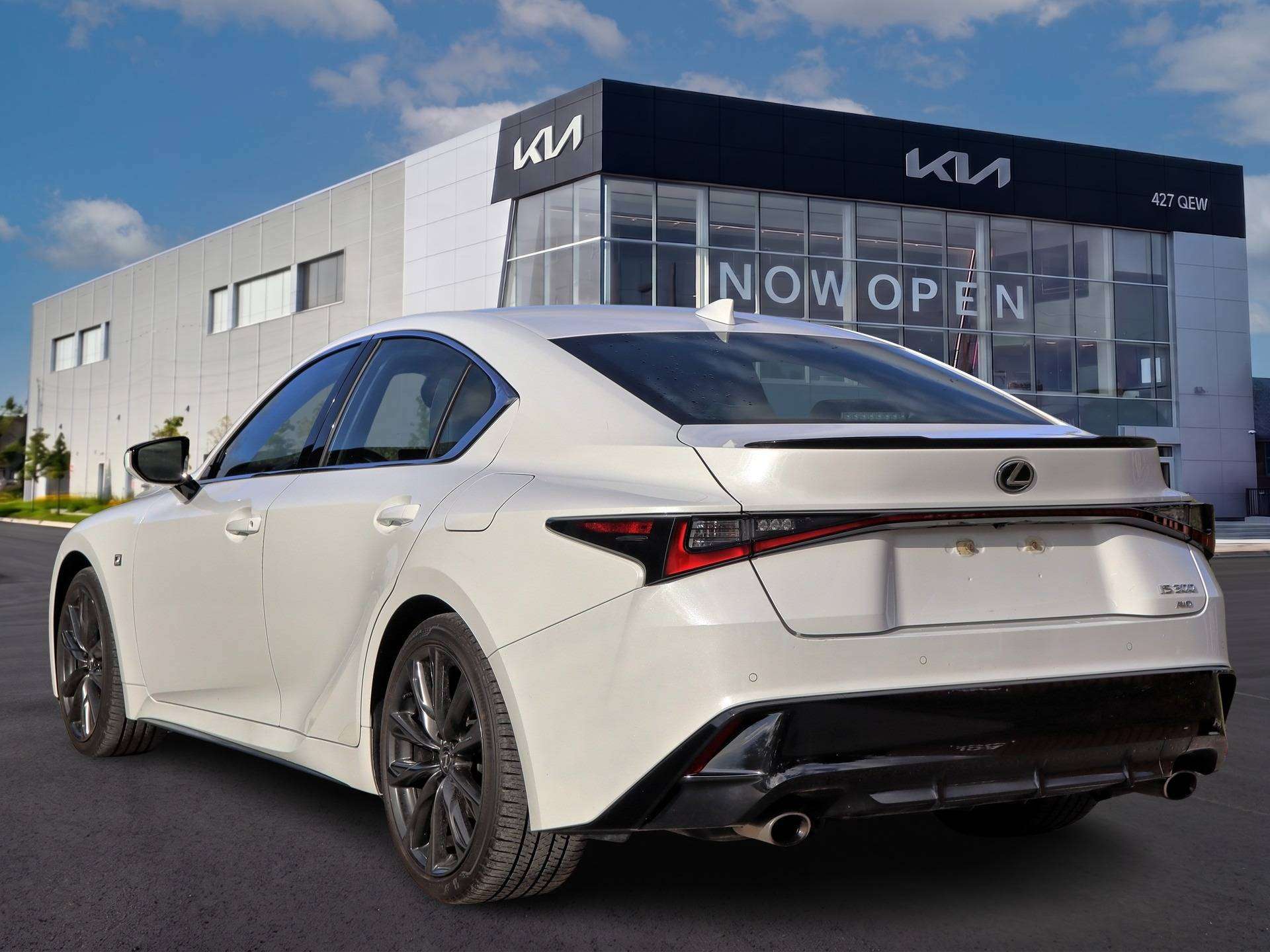 2023 Lexus IS Sedan