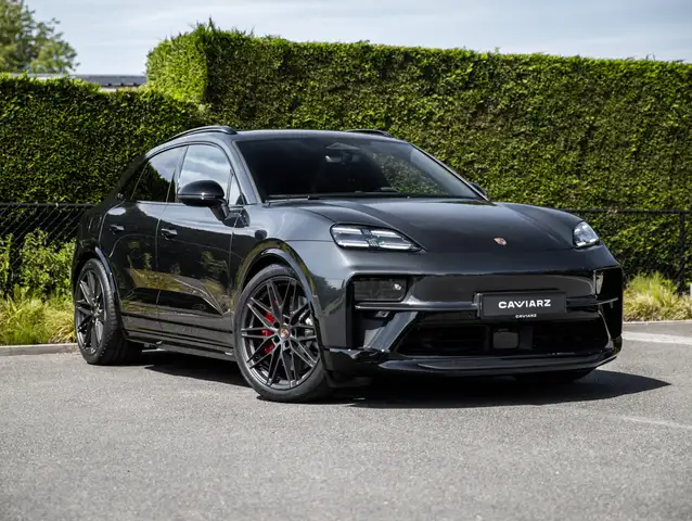 Porsche Macan GTS 100KW/SPORTDESIGN/PANO/AIR/22"RS/MATRIX/CHRONO/ACC/DISPLAY/18W/BOSE