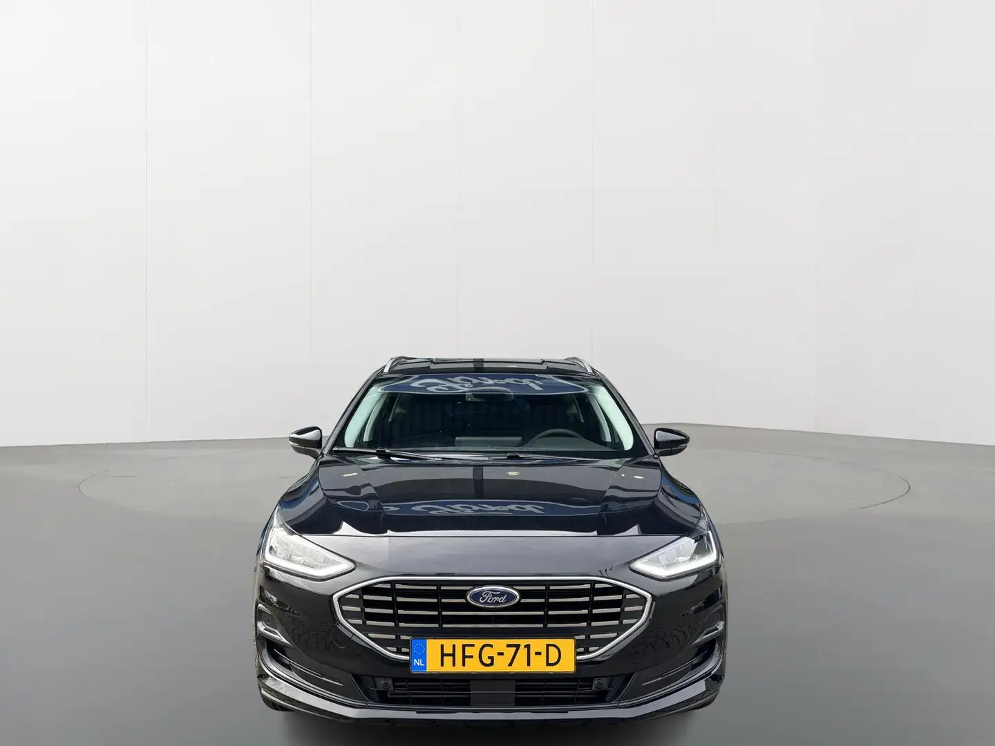 Ford Focus Wagon 1.0 EcoBoost Hybrid Titanium Zwart - 2
