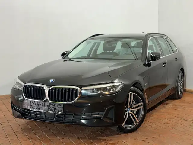 BMW 530 e Kamera ACC Leder Ahk Garantie 1.Hand