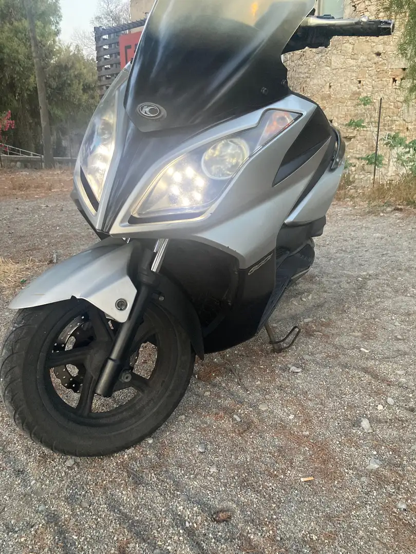 Kymco Downtown 300i abs Wit - 1