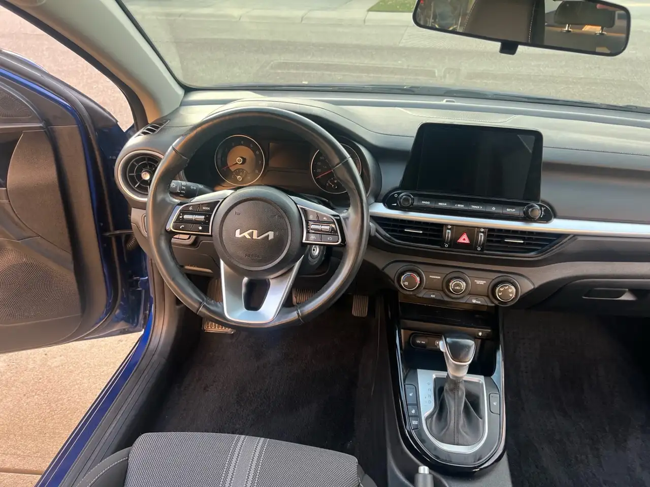 Kia Forte снимка Kia Forte