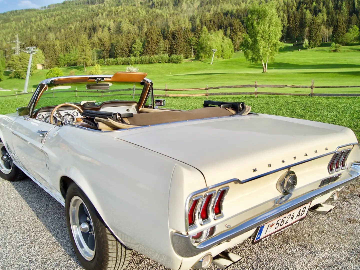 Ford Mustang Cabrio bež - 2