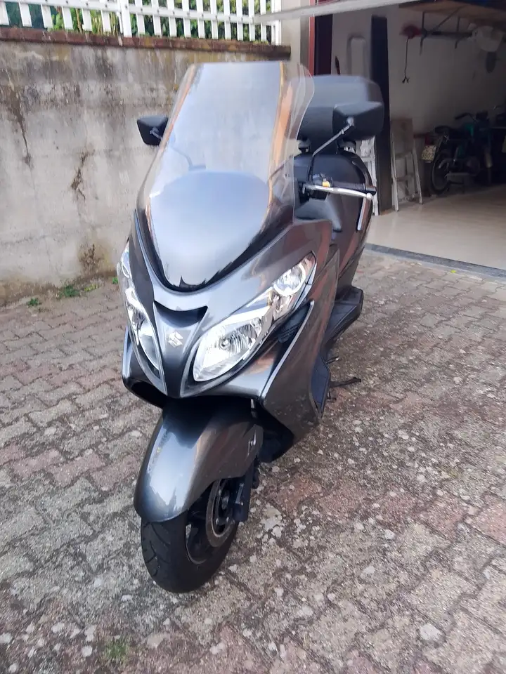 Suzuki Burgman 400
