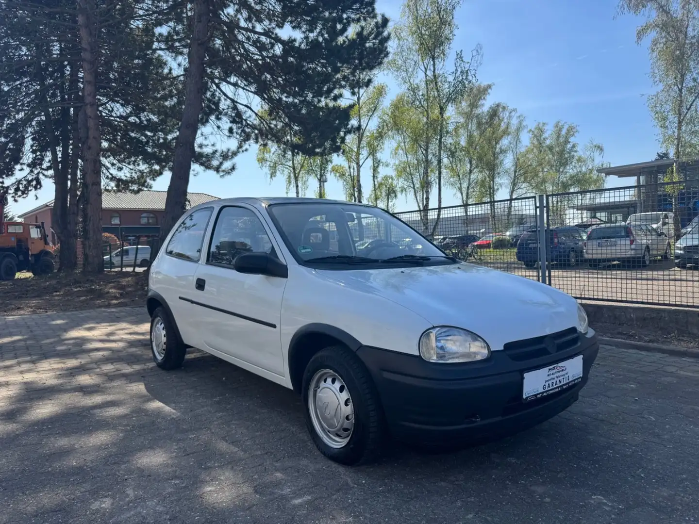 Opel Corsa 1,2 TÜV NEU Garantie Oldtimer Белый - 1
