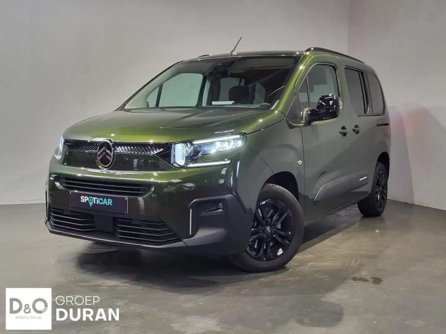 Citroen Berlingo Maat M Plus 1.2 110 BVM6 Groen - 1