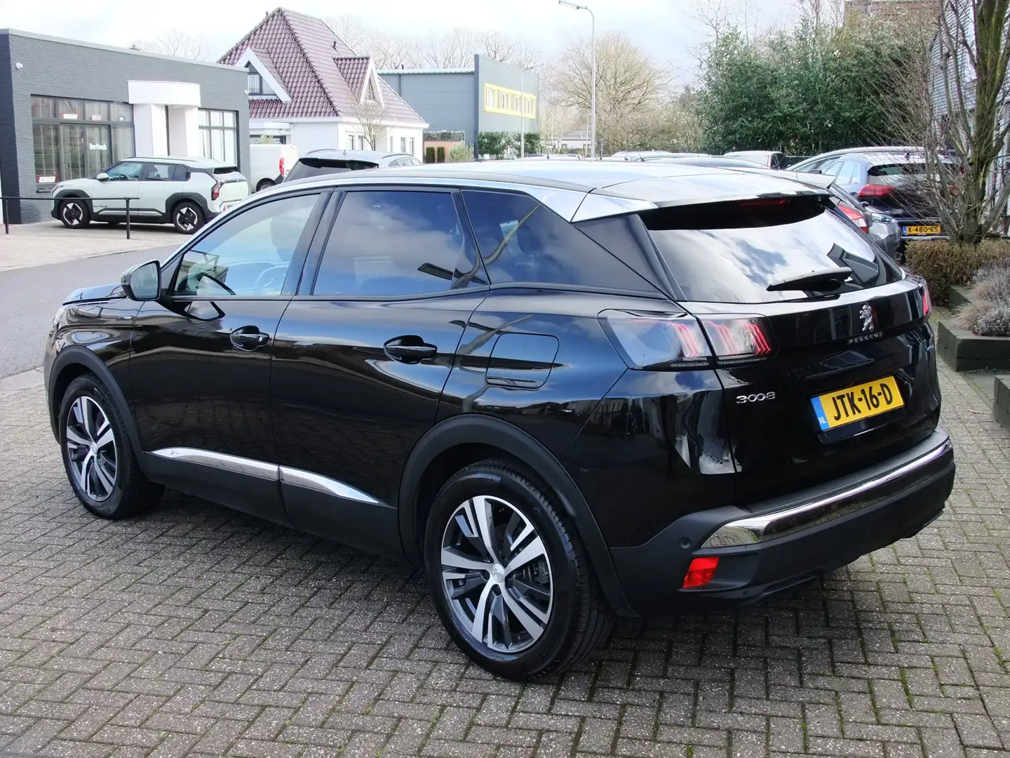 Peugeot 3008 1.6 HYbrid 225 Allure , Camera , Pdc , Keyless go Schwarz - 2