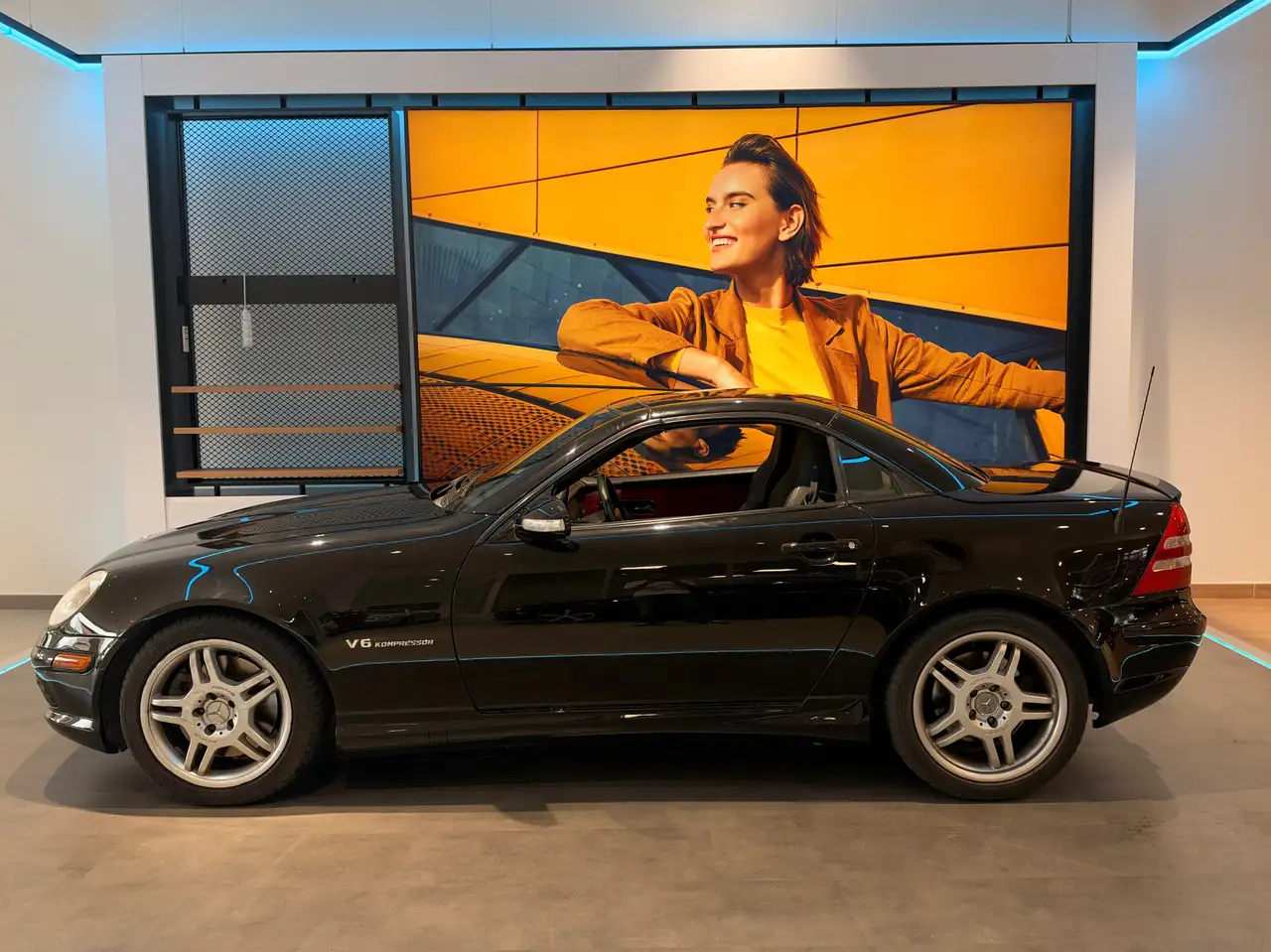 Mercedes-Benz SLK 32 AMG SLK 32 AMG A — photo 1 of 21