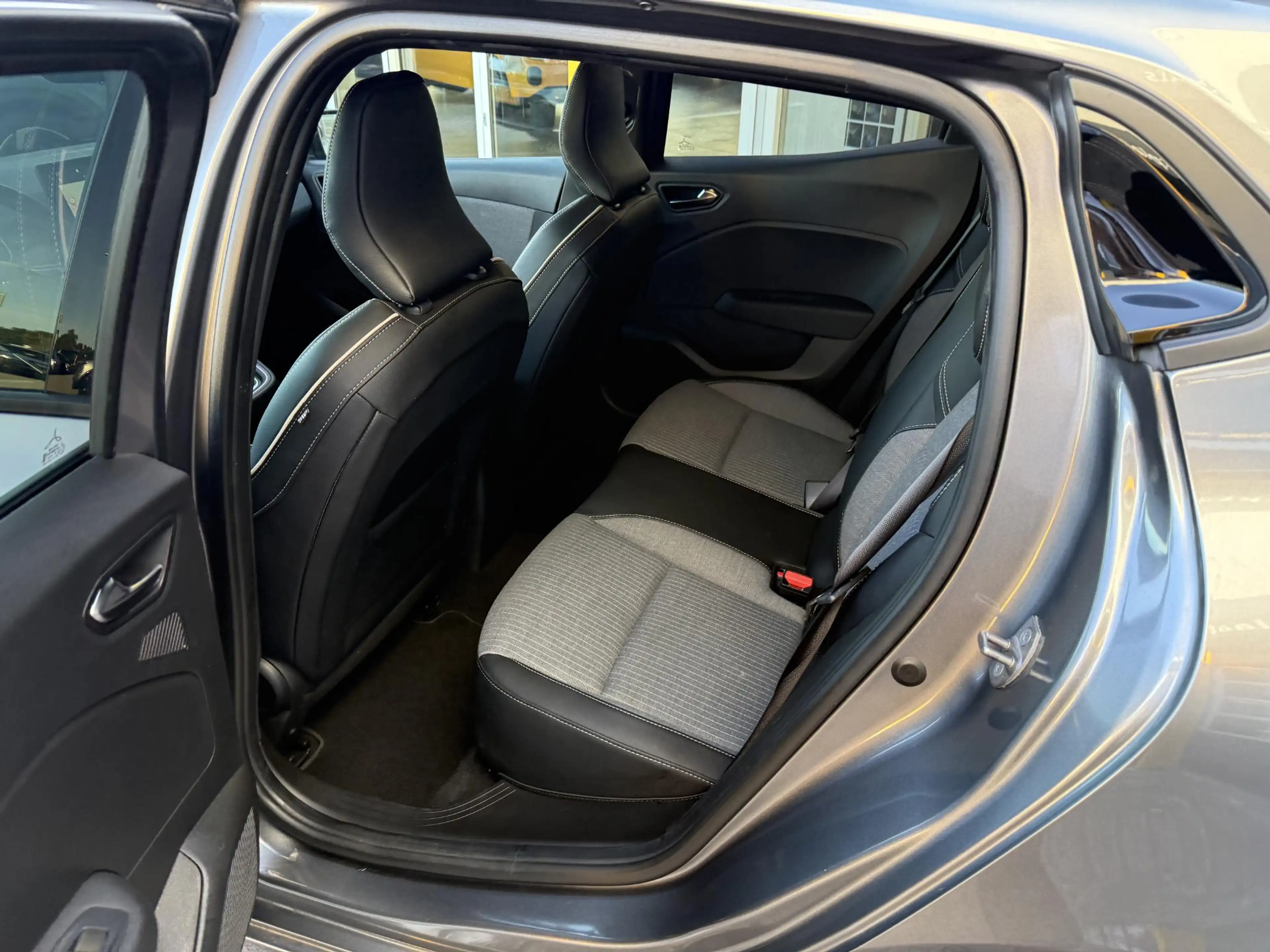 Renault Clio 1.0 TCe 90 GPF techno | NAP | Pack Winter | Pack N — photo 7