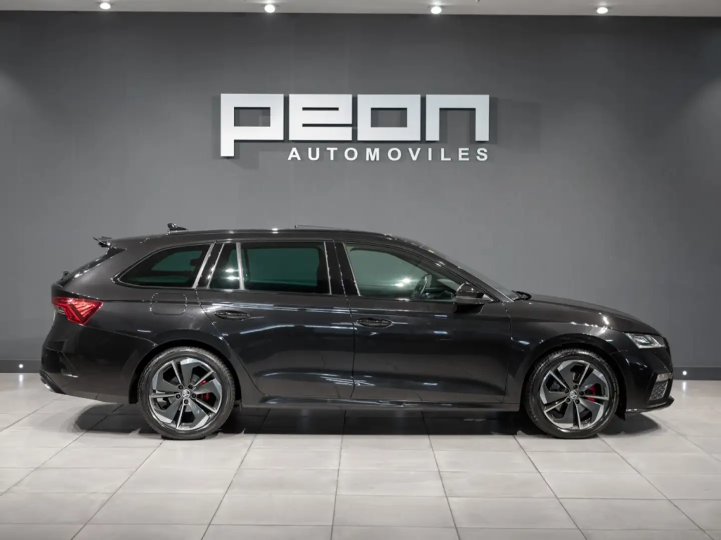 Skoda Octavia Combi 2.0TDI RS 147kW DSG Negro - 2