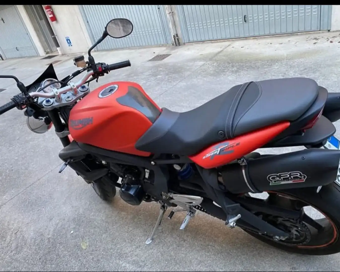 Triumph Street Triple R Orange - 1