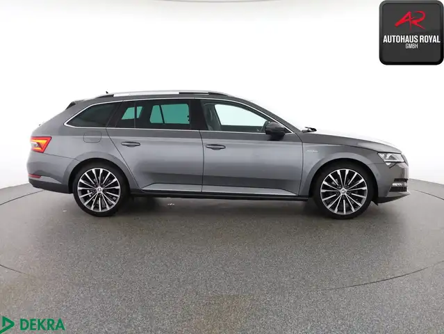 Skoda Superb view 6