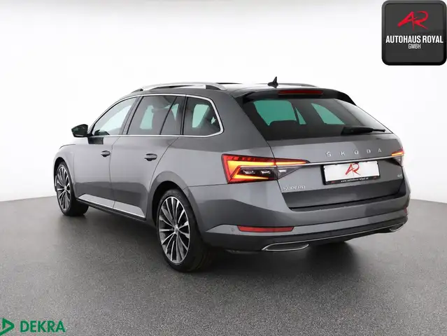 Skoda Superb view 3