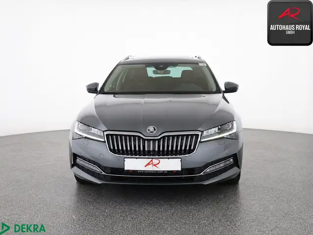 Skoda Superb view 8