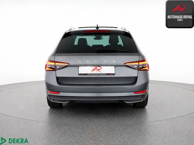 Skoda Superb view 4
