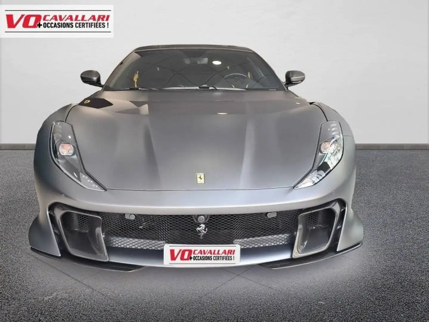 Ferrari 812 Competizione 6.5 V12 830 ch Gris - 2