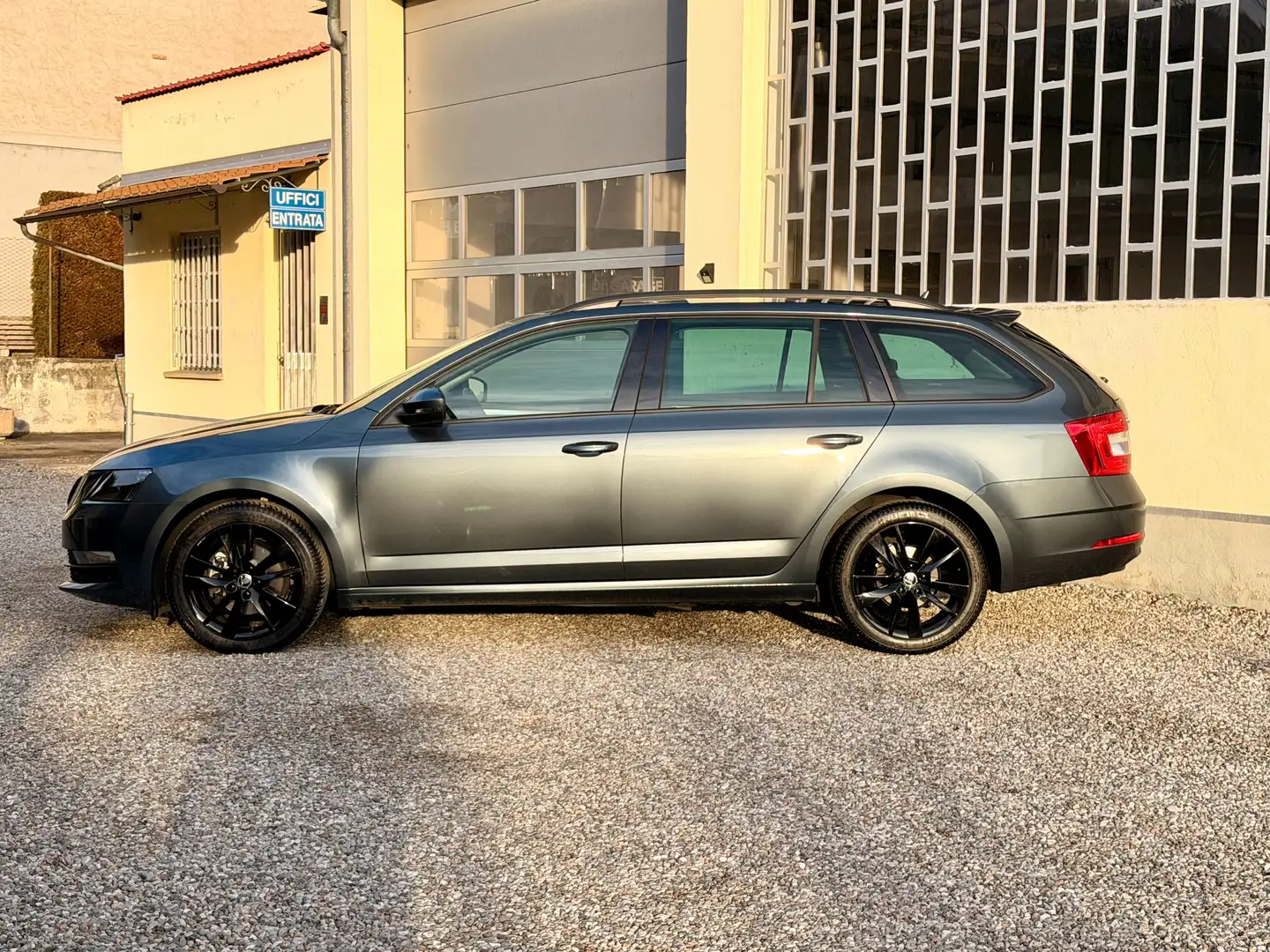 Skoda Octavia Octavia III 2019 Wagon 1.5 TSI Executive 150cv Grigio - 2